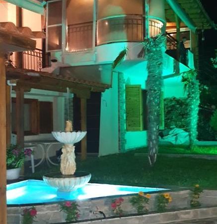 Privilege Suites Nea Kallikrateia Екстериор снимка